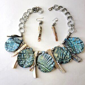 Shell Bib Necklace With Earrings- NEW!